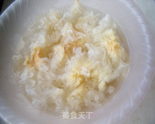 电压力锅版~银耳莲子羹的做法步骤：3