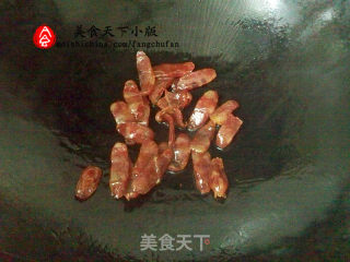 什素炒腊肠的做法步骤：3