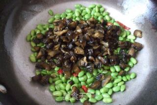 毛豆炒酱瓜的做法步骤：7