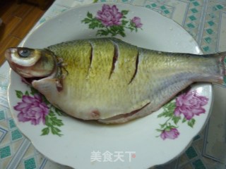简单三步打造美味——蒸扁鱼的做法步骤：1