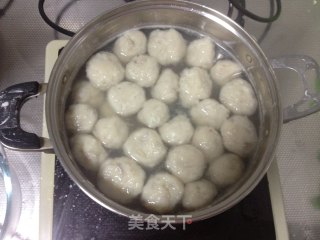 鲜鲜鱼丸汤的做法步骤：4