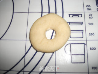 看上去更美味的甜甜圈的做法步骤：6