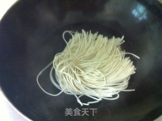 十分钟做成“日式浓汤拉面”----快捷早餐（四）的做法步骤：2