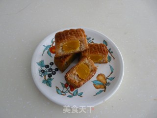 莲蓉蛋黄月饼的做法步骤：11