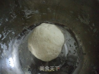在家也能吃上必胜客——青椒火腿披萨的做法步骤：2