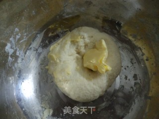 在家也能吃上必胜客——青椒火腿披萨的做法步骤：3