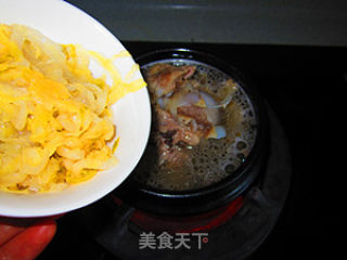 石锅酸菜大骨汤的做法步骤：4