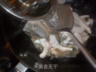 美味鲈鱼汤的做法步骤：8