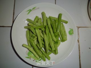 凤爪烧豆角的做法步骤：2