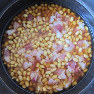 黄豆焖肉的做法步骤：3