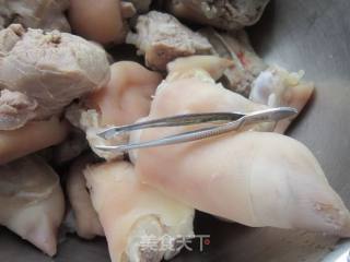 黄豆花生炖猪蹄的做法步骤：5