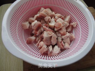 精品红烧肉的做法步骤：1
