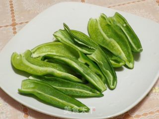 煎酿尖椒的做法步骤：1