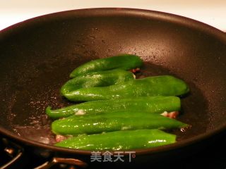 煎酿尖椒的做法步骤：4