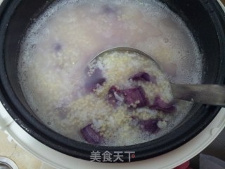 抗癌排毒佳品———紫薯玉米粥（调理肠胃的好帮手）的做法步骤：4
