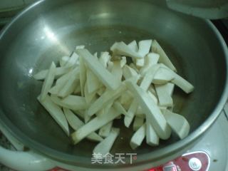 杏鲍菇炒肉的做法步骤：3