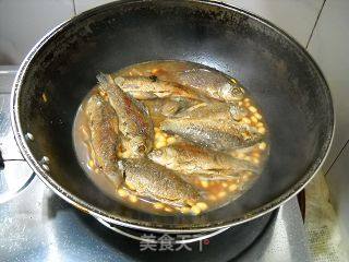 黄豆焖野鲫鱼的做法步骤：11
