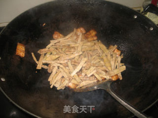 笋焖肉的做法步骤：8