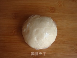蛋黄酥的做法步骤：1