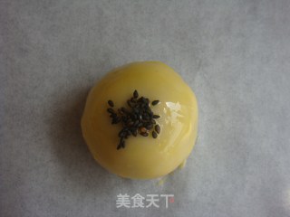 蛋黄酥的做法步骤：16