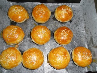 这个中秋最受欢迎的——鲜肉榨菜月饼的做法步骤：21