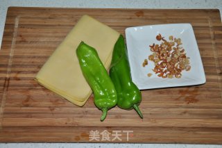 青椒百叶丝的做法步骤：1