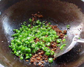 家常川菜~烂肉豇豆的做法步骤：6