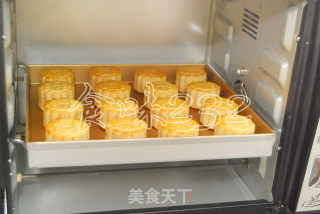 广式红豆沙月饼的做法步骤：27