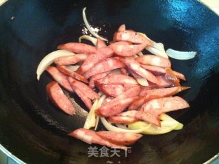 红肠炒芹菜的做法步骤：3