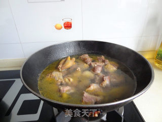 茶树菇烧鹅的做法步骤：3