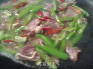 小炒猪耳根的做法步骤：3