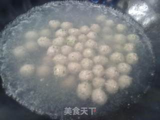 香菜丸子汤的做法步骤：4