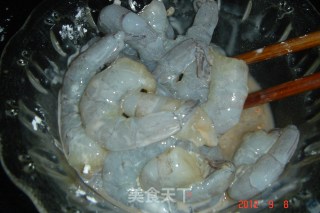 芙蓉虾仁的做法步骤：1