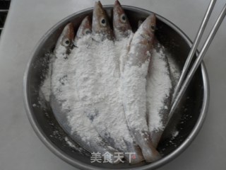 家常菜-----炸沙梭的做法步骤：3