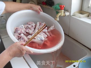 超简单美味羊蝎子的做法步骤：3