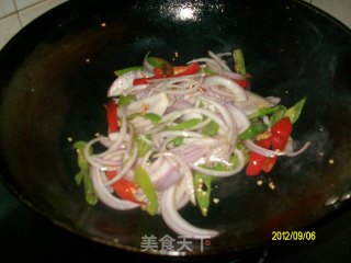 洋葱爆青瓜的做法步骤：5