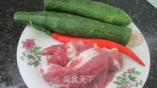 黄瓜猪肉片的做法步骤：1