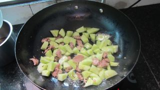 黄瓜猪肉片的做法步骤：5