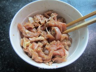 秘汁鸡腿肉的做法步骤：3