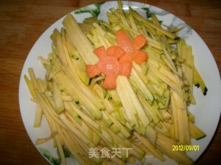 炒南瓜丝的做法步骤：3