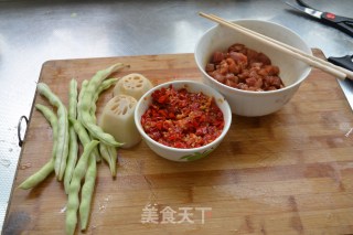 家常下饭菜【香辣藕丁】的做法步骤：1
