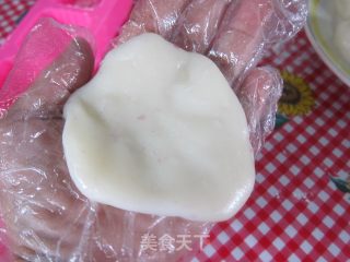 第一次学做月饼@@【紫薯冰皮月饼】的做法步骤：13