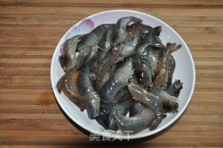 黑胡椒虾的做法步骤：1
