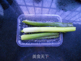 葱拌笋丝的做法步骤：2