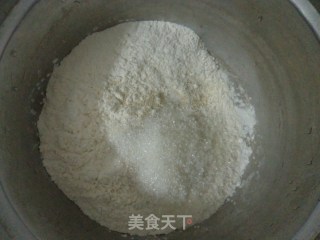 营养早餐——家庭式猪排汉堡的做法步骤：1