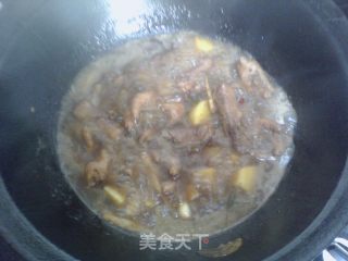土豆烧凤爪的做法步骤：5