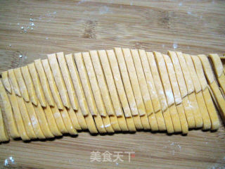 五彩面条的做法步骤：5