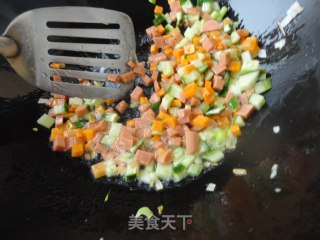 虾仁什锦炒饭的做法步骤：5