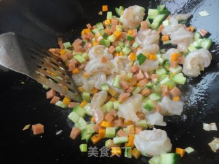 虾仁什锦炒饭的做法步骤：6