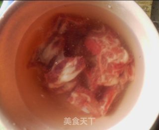 芦笋排骨汤的做法步骤：2